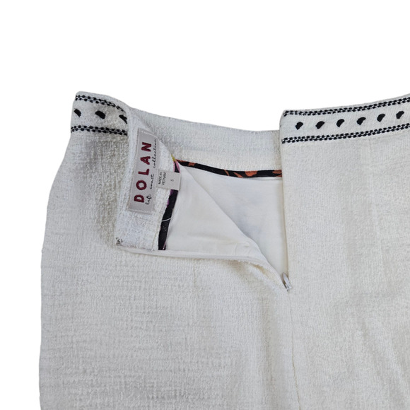 Dolan Left Coast White Textured Embroidered Mini Skirt Size Small Pockets Lined - Picture 7 of 8